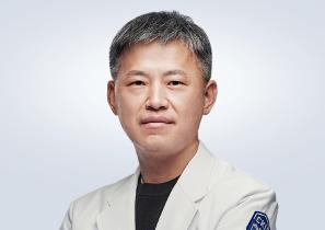국제성모병원 윤지형 교수, 폐암 단일공 로봇수술 ‘전 과정 로봇화’ 구현